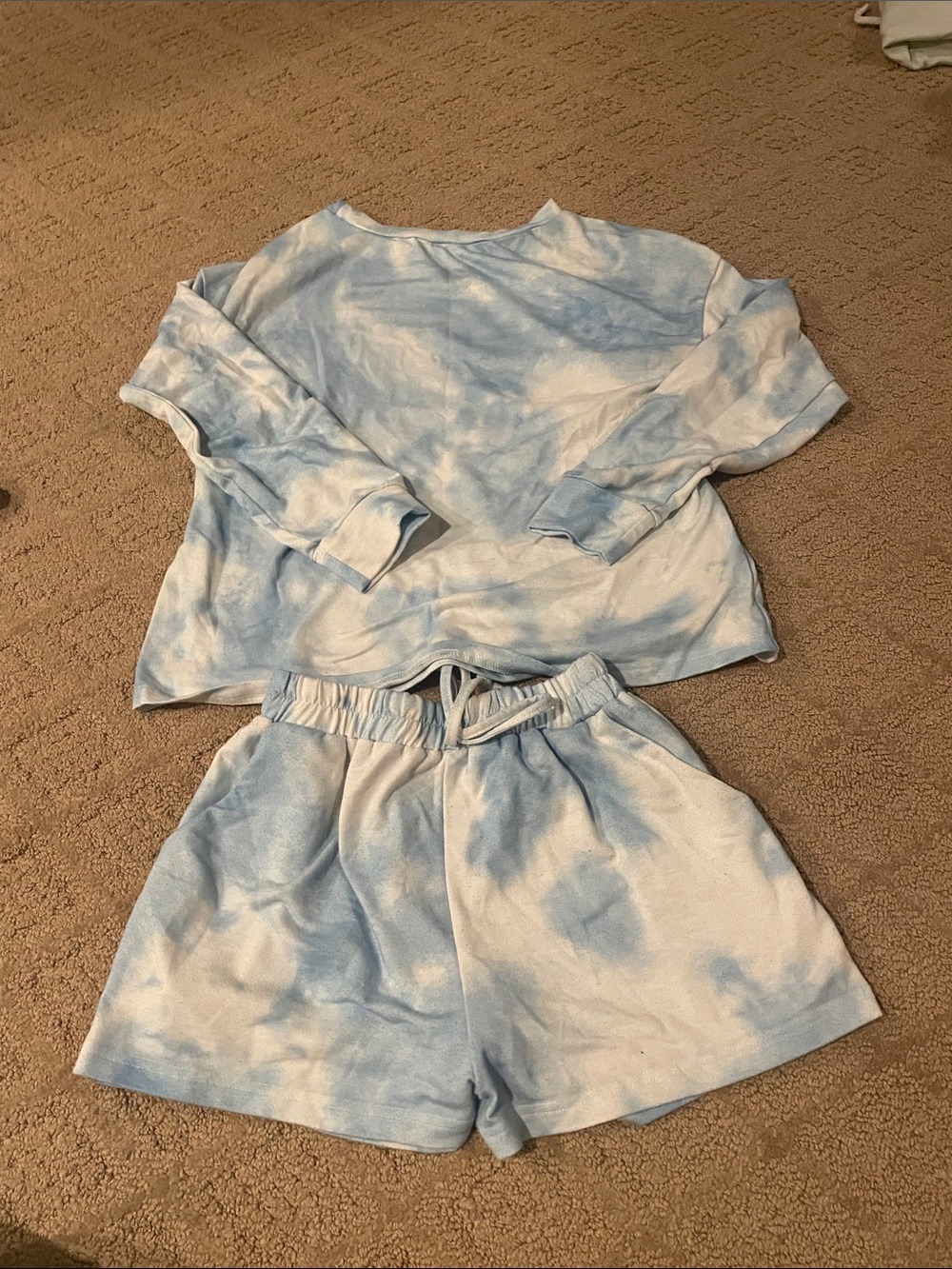 Amazon Women’s Tie-Dye Pajama Sets in Light Blue, Pale Blue, and Lavender - Picture 3 of 4